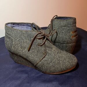 Tom’s Wedge Bootie